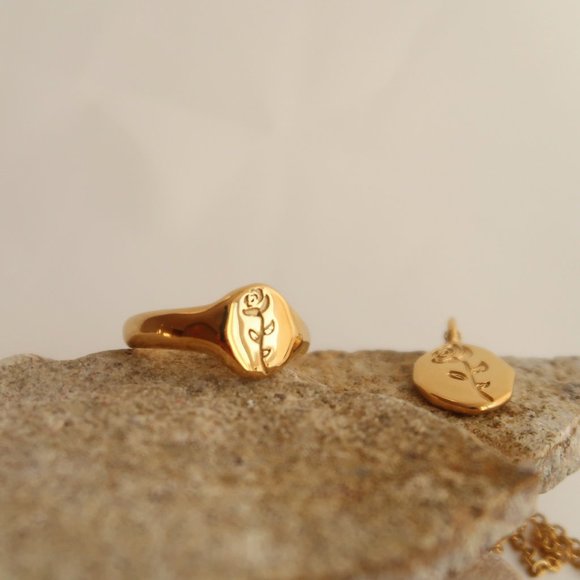 NEW 18K Gold Plated Rose Flower Signet Ring - Picture 5 of 10